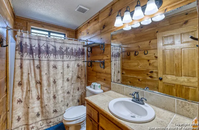 38 mountain laurel Concan, TX 78838