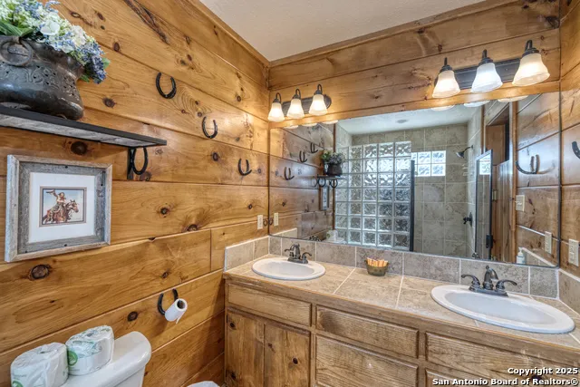38 mountain laurel Concan, TX 78838