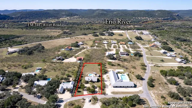 38 mountain laurel Concan, TX 78838
