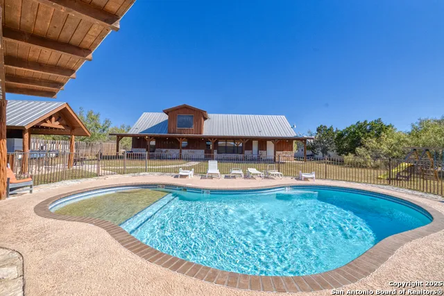 38 mountain laurel Concan, TX 78838
