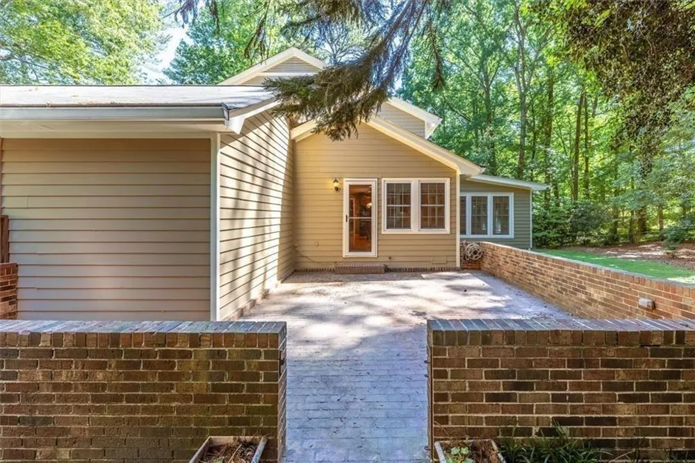 1942 Musket Court Smoke Rise, GA 30087