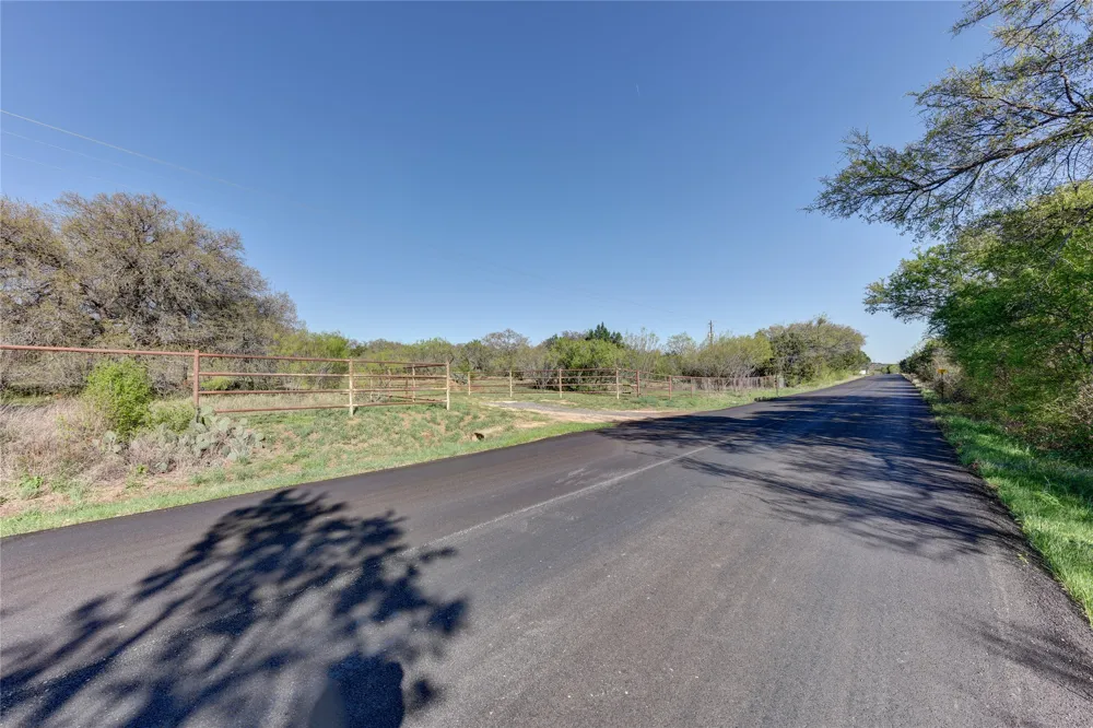 10 Old Ferry Road Spicewood, TX 78669