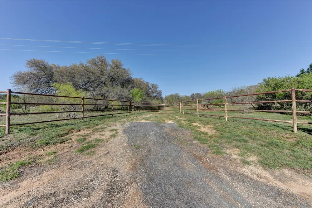 10 Old Ferry Road Spicewood, TX 78669