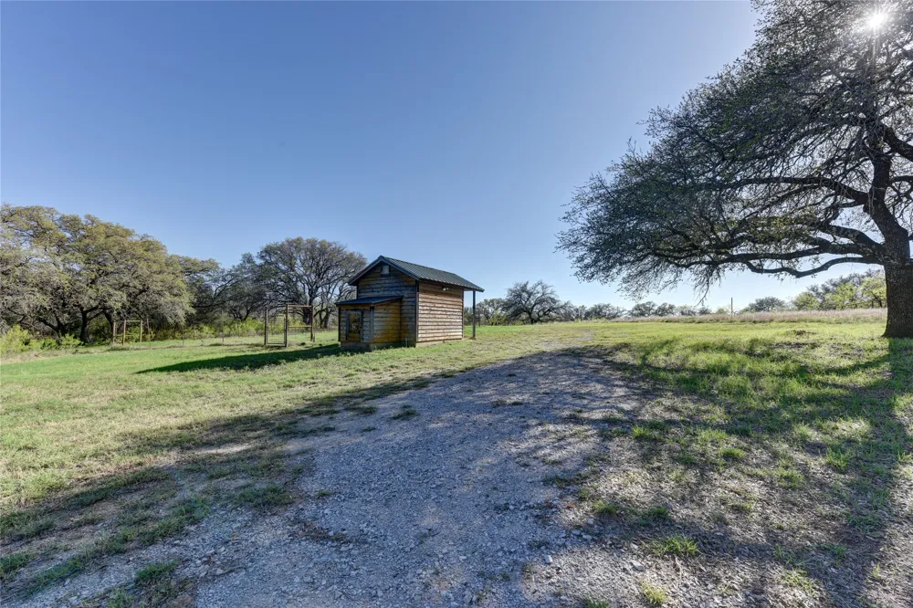 10 Old Ferry Road Spicewood, TX 78669
