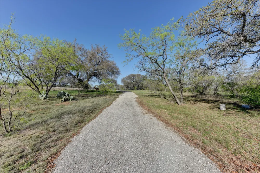10 Old Ferry Road Spicewood, TX 78669