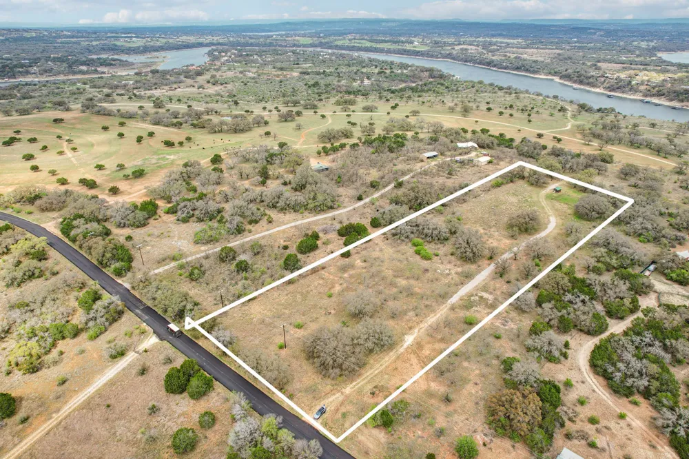 10 Old Ferry Road Spicewood, TX 78669