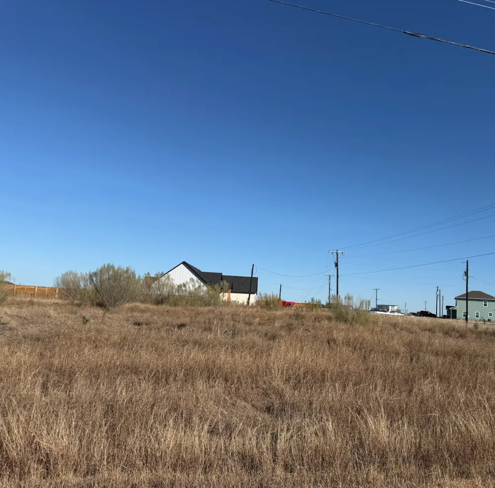 109 Desperado Loop Del Valle, TX 78617