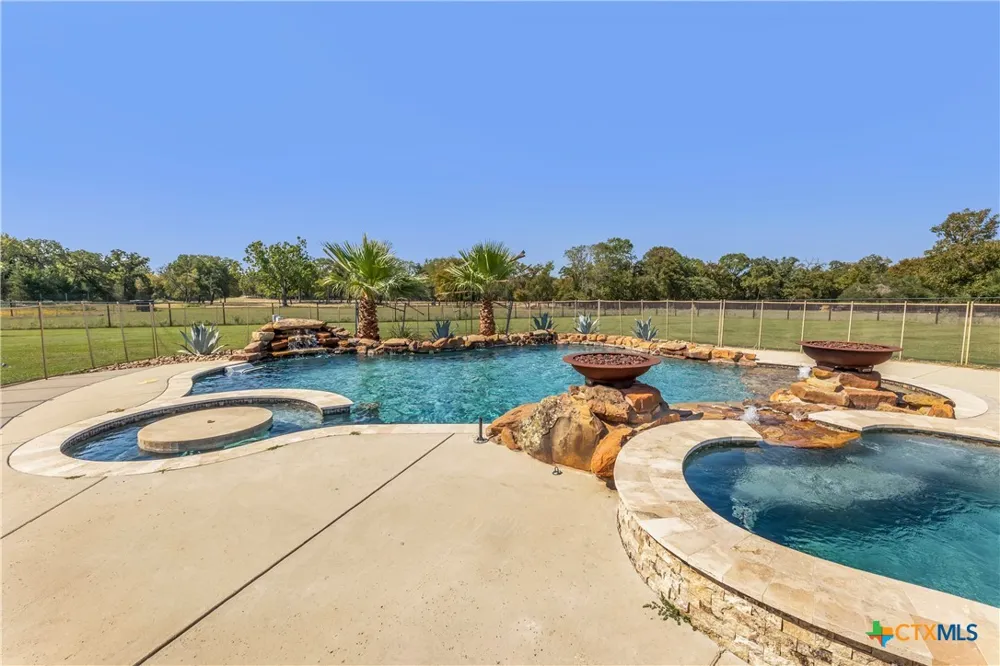 10285 Ferrill Creek Road Bryan, TX 77808