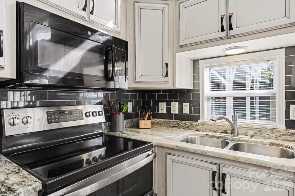 130 Eagle Drive New London, NC 28127