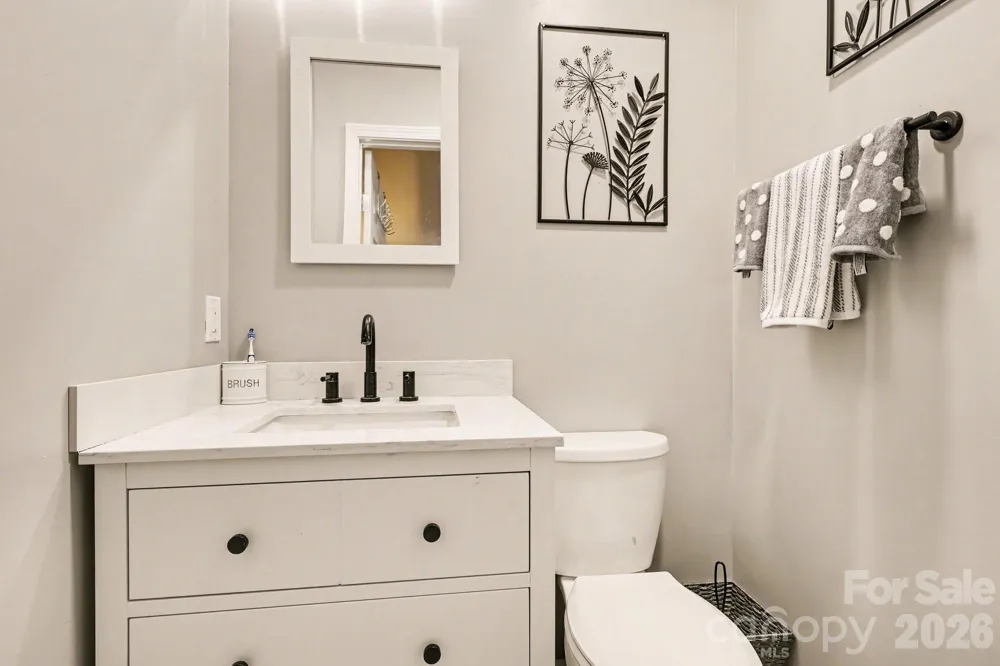 130 Eagle Drive New London, NC 28127