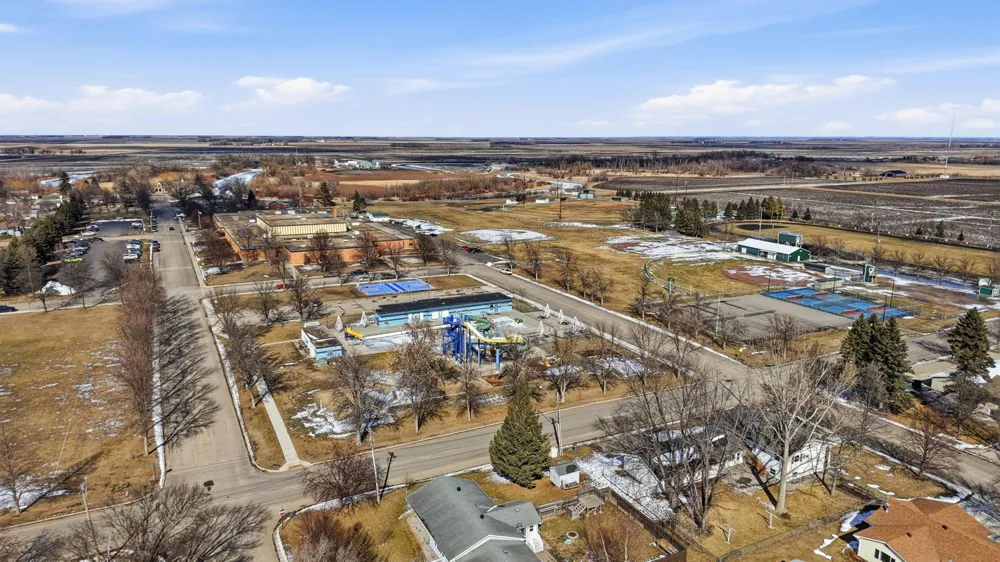 1211 Hall Avenue Breckenridge, MN 56520