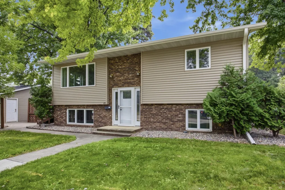 1211 Hall Avenue Breckenridge, MN 56520