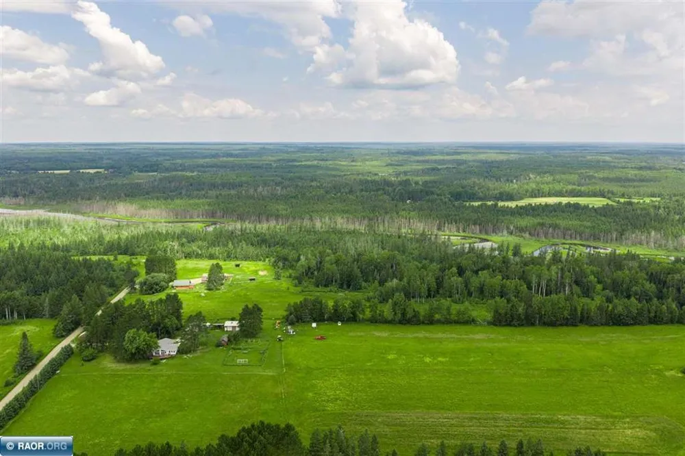 7713 Appaloosa Road Embarrass, MN 55732