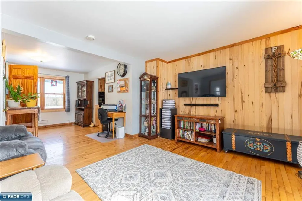 7713 Appaloosa Road Embarrass, MN 55732