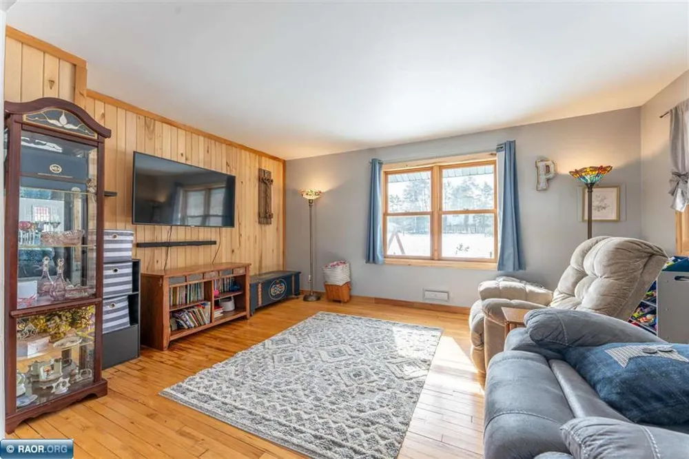 7713 Appaloosa Road Embarrass, MN 55732