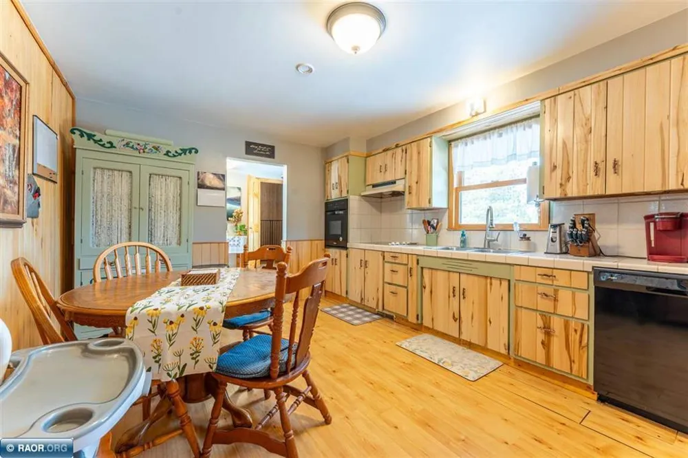7713 Appaloosa Road Embarrass, MN 55732