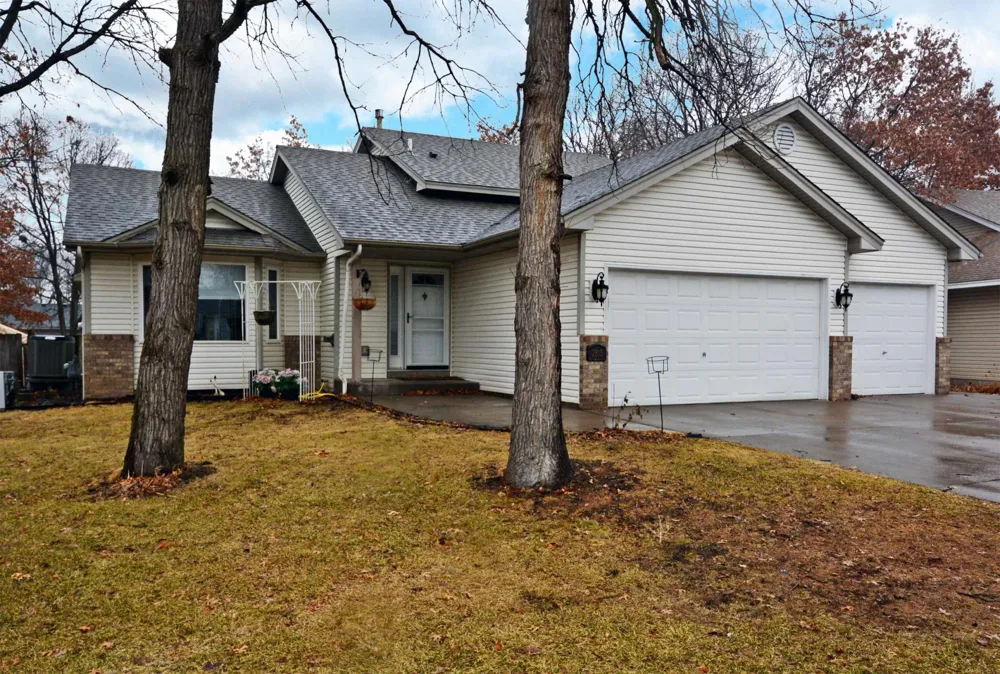 2813 232nd Lane NW Saint Francis, MN 55070