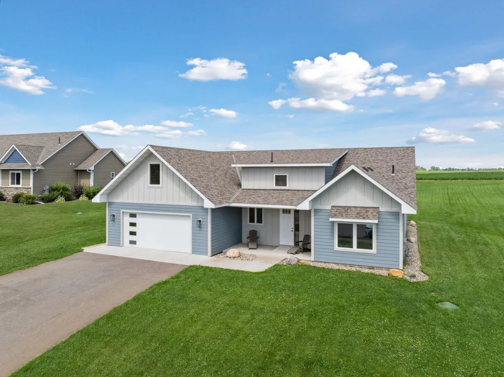 25617 Cedar Lane New Prague, MN 56071
