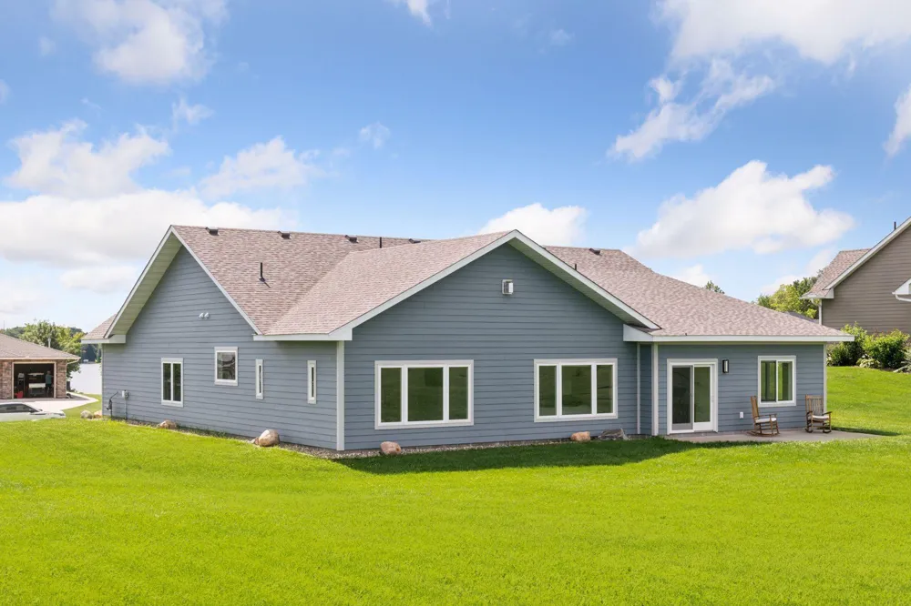 25617 Cedar Lane New Prague, MN 56071