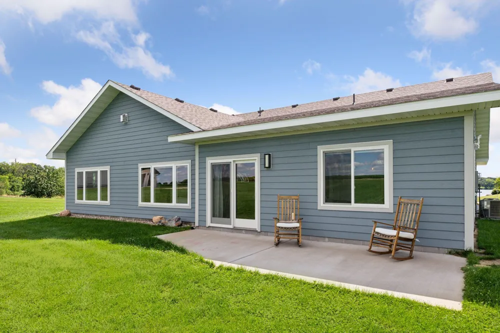 25617 Cedar Lane New Prague, MN 56071