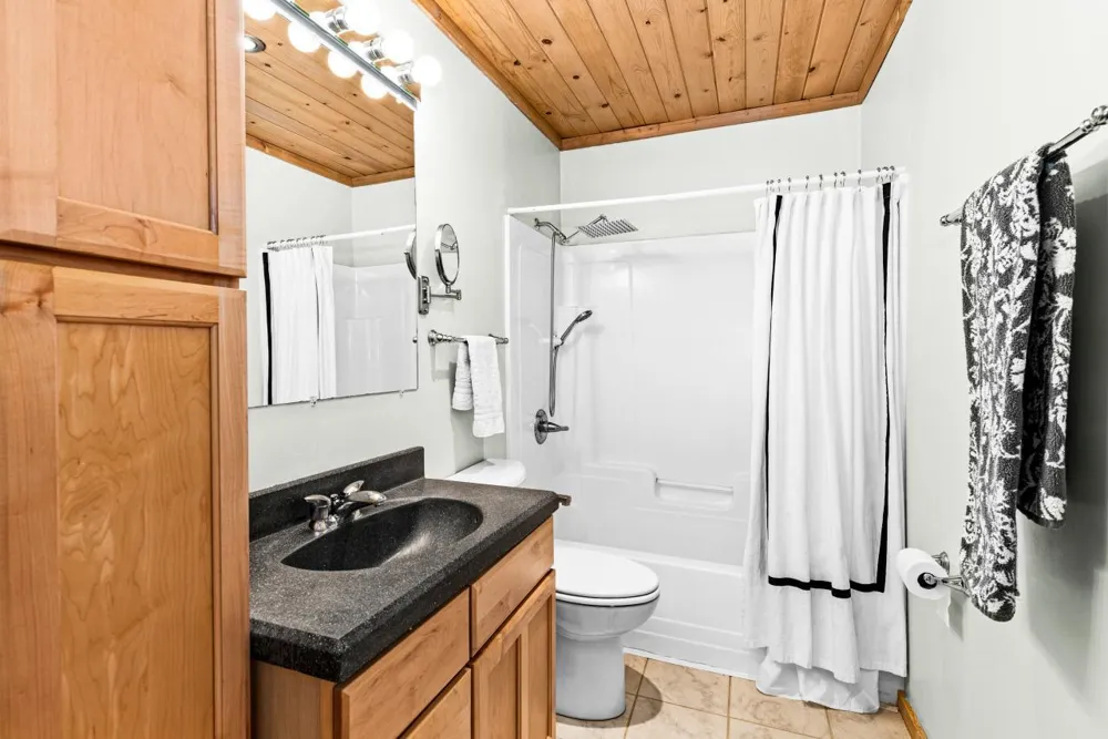 67 Snowshoe Trail Tofte, MN 55615