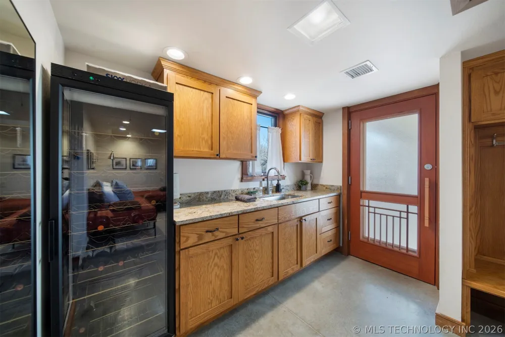 27400 S 614 ROAD Grove, OK 74344