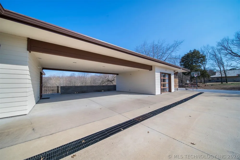 27400 S 614 ROAD Grove, OK 74344