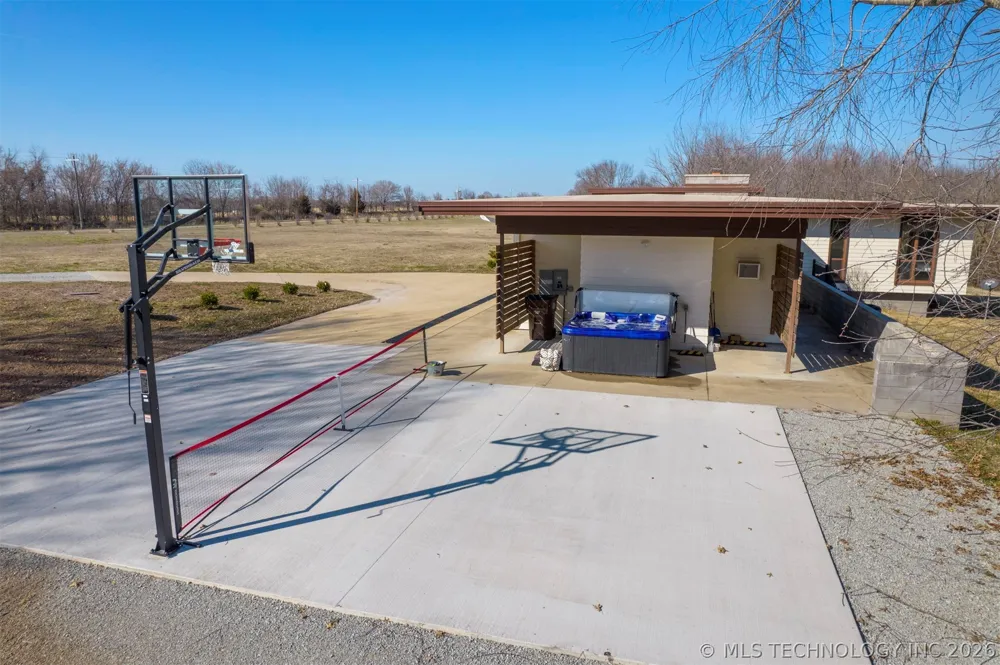 27400 S 614 ROAD Grove, OK 74344