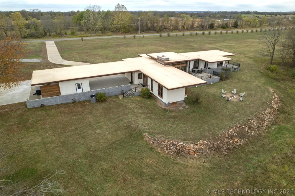 27400 S 614 ROAD Grove, OK 74344
