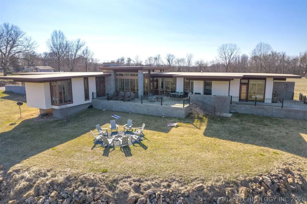 27400 S 614 ROAD Grove, OK 74344