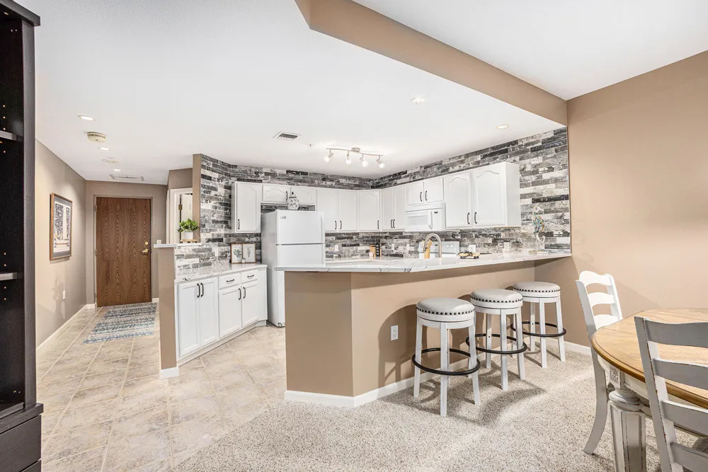 2964 Lakeshore Drive #E403 Muskegon City, MI 49441