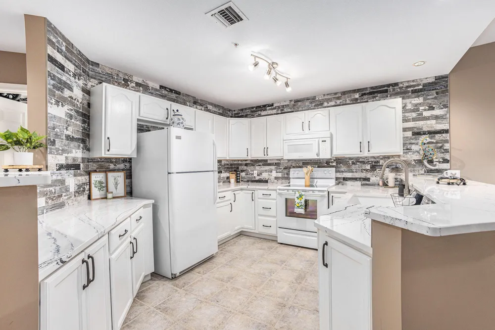 2964 Lakeshore Drive #E403 Muskegon City, MI 49441