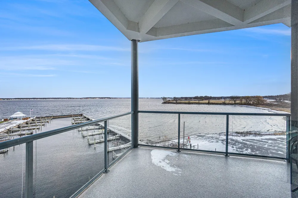 2964 Lakeshore Drive #E403 Muskegon City, MI 49441