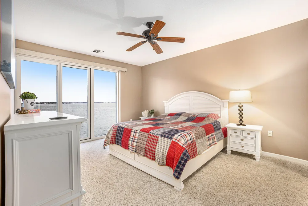 2964 Lakeshore Drive #E403 Muskegon City, MI 49441