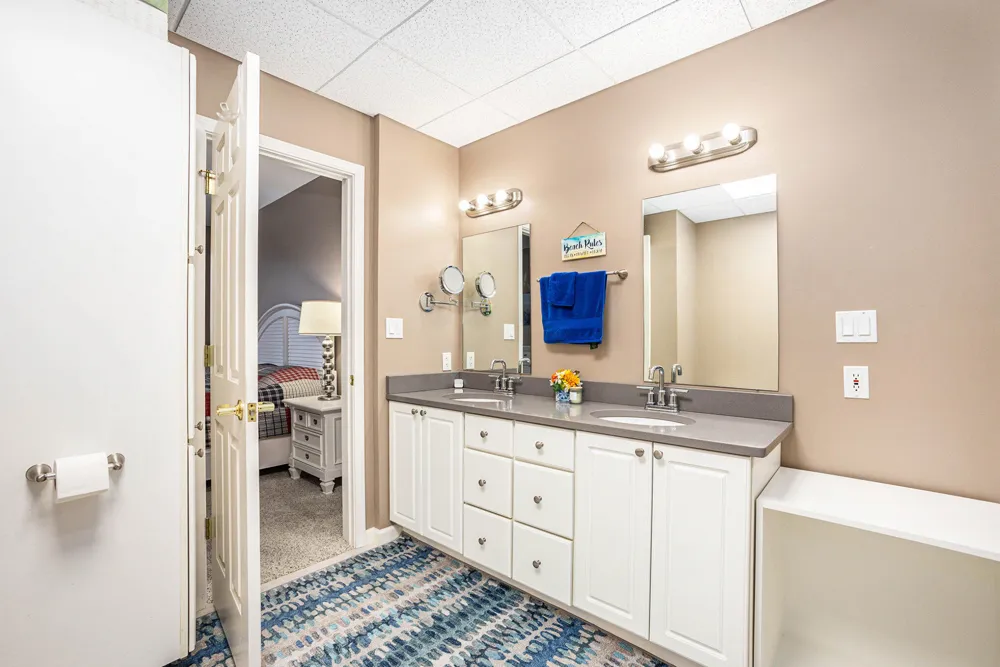 2964 Lakeshore Drive #E403 Muskegon City, MI 49441