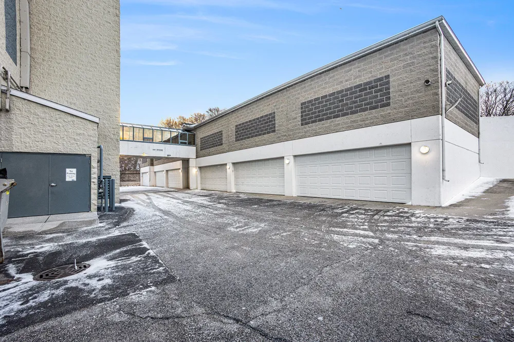 2964 Lakeshore Drive #E403 Muskegon City, MI 49441