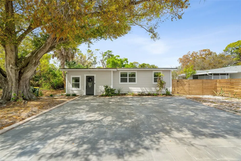 5135 OLD BRADENTON ROAD Sarasota, FL 34234