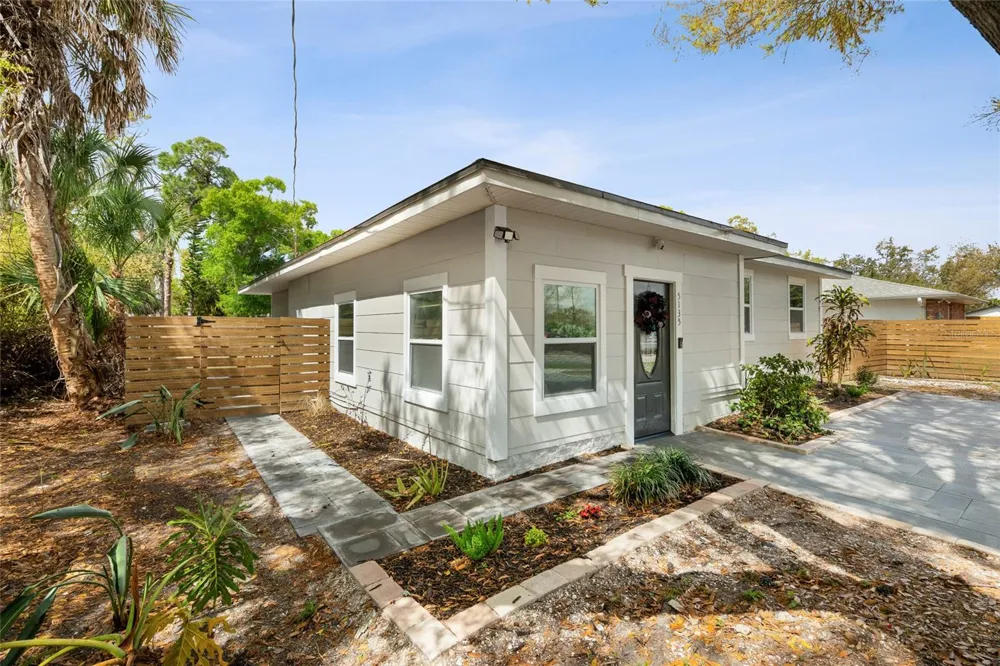 5135 OLD BRADENTON ROAD Sarasota, FL 34234