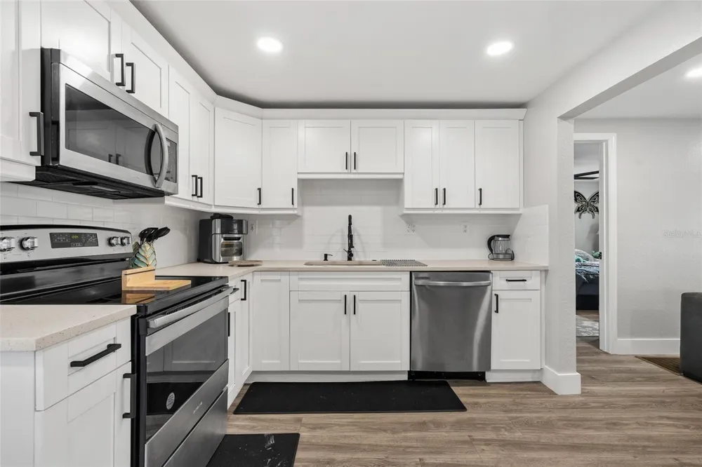 5135 OLD BRADENTON ROAD Sarasota, FL 34234