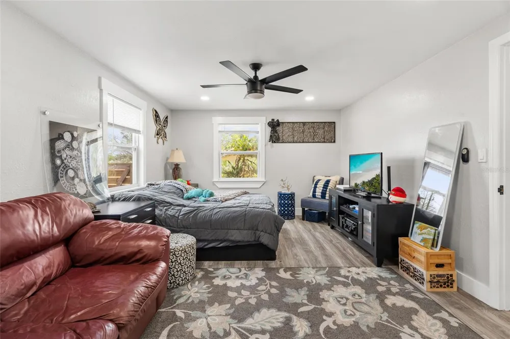 5135 OLD BRADENTON ROAD Sarasota, FL 34234