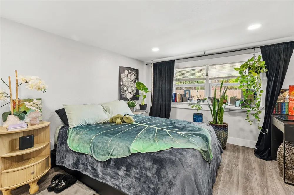 5135 OLD BRADENTON ROAD Sarasota, FL 34234