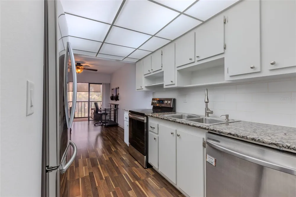 305 30TH AVENUE W #A208 Bradenton, FL 34205