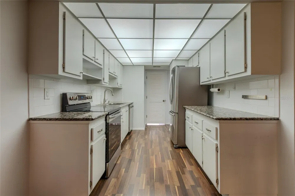 305 30TH AVENUE W #A208 Bradenton, FL 34205