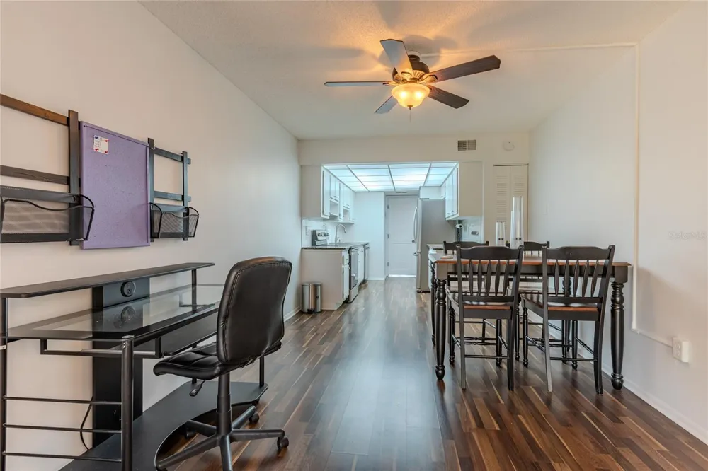 305 30TH AVENUE W #A208 Bradenton, FL 34205