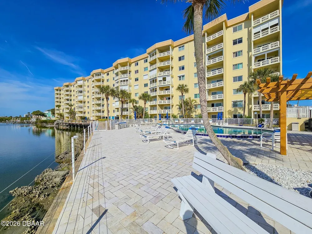 3606 S Peninsula Drive #703 Port Orange, FL 32127