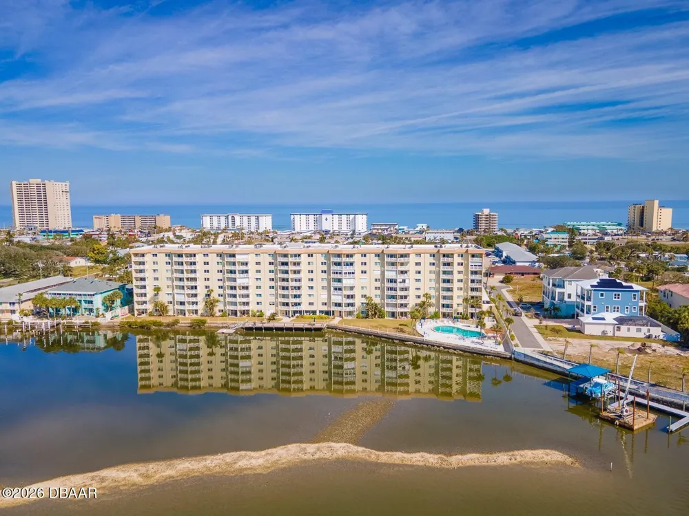 3606 S Peninsula Drive #703 Port Orange, FL 32127