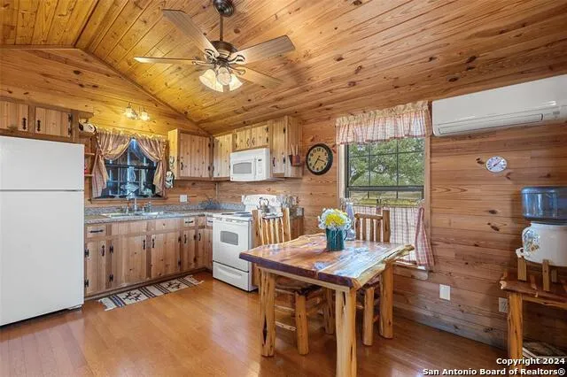 1900 Byrd Ranch Johnson City, TX 78636