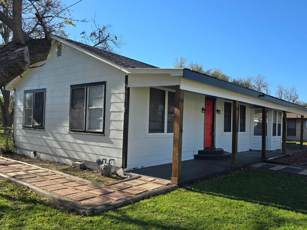 305 5th Street Thorndale, TX 76577