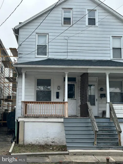 506 E CENTER STREET