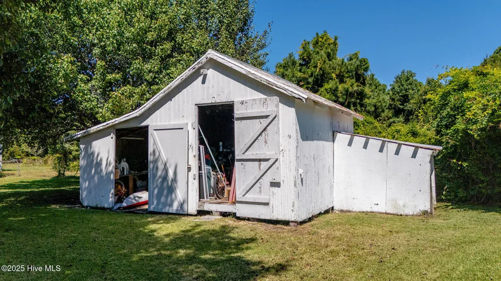 2596 Cedar Island Road Cedar Island, NC 28520